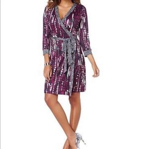 Purple print wrap stretch dress size M NWT